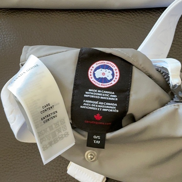 Canada Goose Gray Belt Bag - Picture 2 of 5